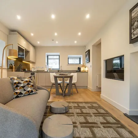 The End At The Heaning Estate Feriehus *