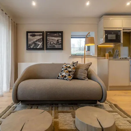 The End At The Heaning Estate * Windermere