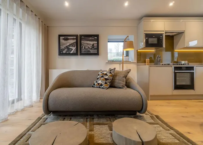 The End At The Heaning Estate * Windermere